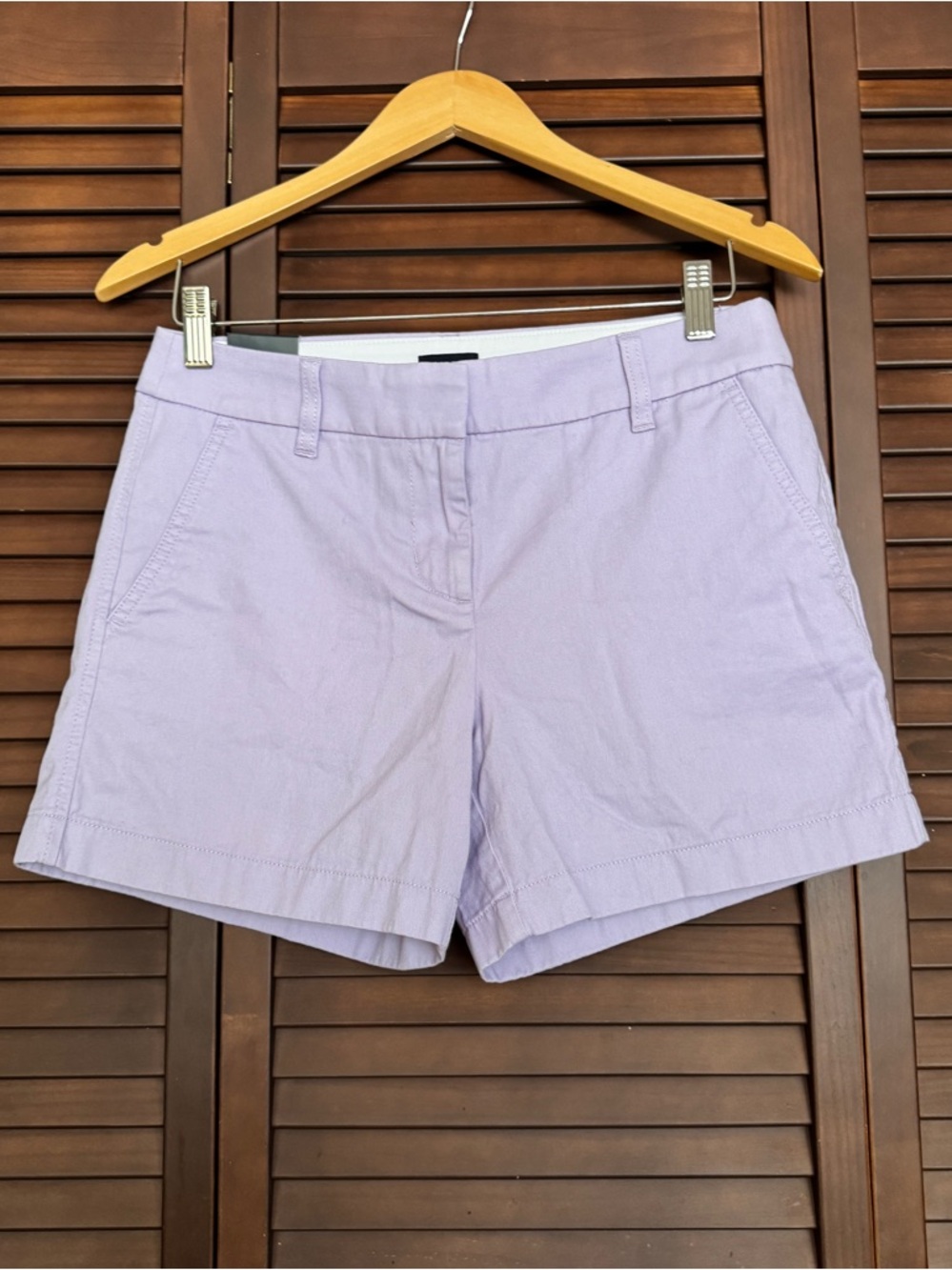 NWT J.CREW Lavender Shorts
Women's Size 2 5" Inseam Mid Rise
Cotton Pockets